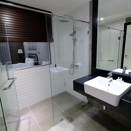 The Tung Hotell Pattaya Exteriör bild