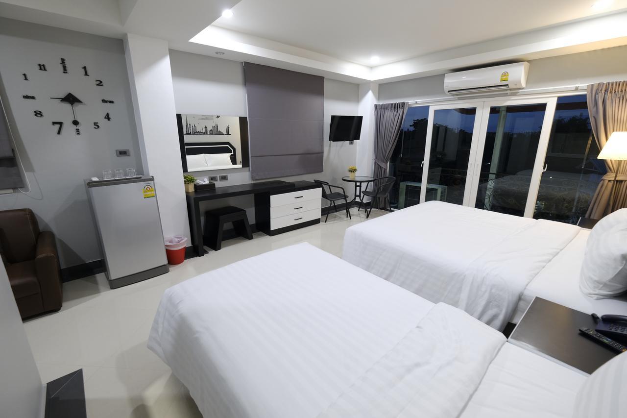 The Tung Hotell Pattaya Exteriör bild